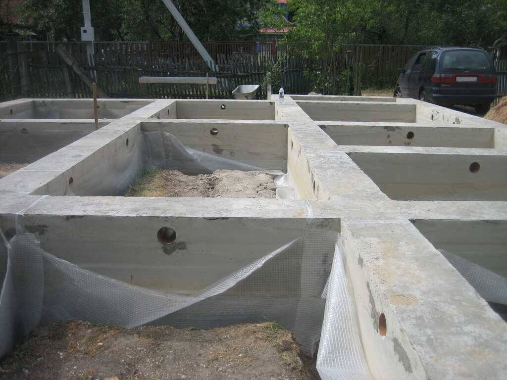 ленточный мелкозаглубленный фундамент